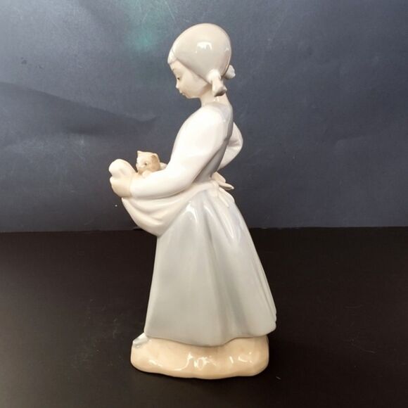 Lladro NAO "Litter of Kittens" Collectible Porcelain Figurine - Picture 4 of 6